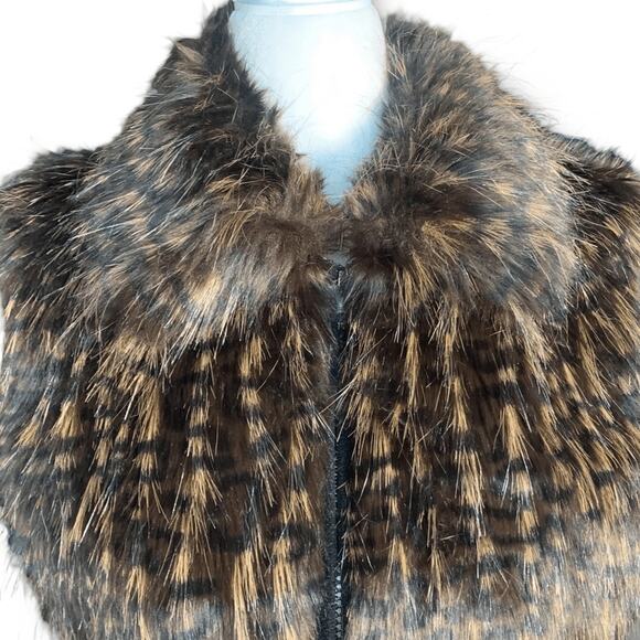Deadstock Vintage 90s Faux Fur Vest Brown Black Feather Textured Pattern Small - Picture 2 of 13